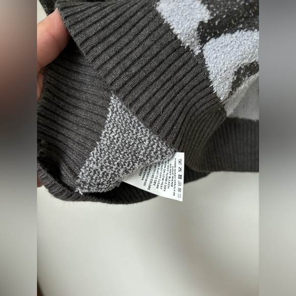 Super soft Plus Size Floral Print Sweater | BloomChic | Size 18-20 (2x) - Picture 3 of 5